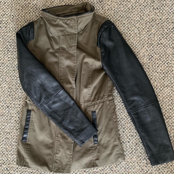 H&M Jackets & Blazers - H&M Army Green Utility Jacket!